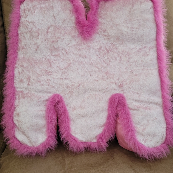 M pillow - Picture 2 of 5